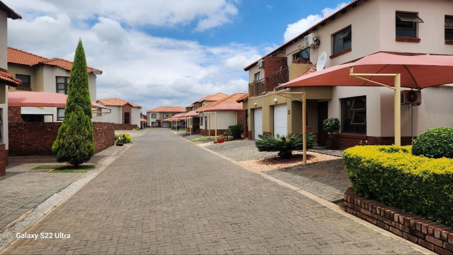 3 Bedroom Property for Sale in Waterval East North West